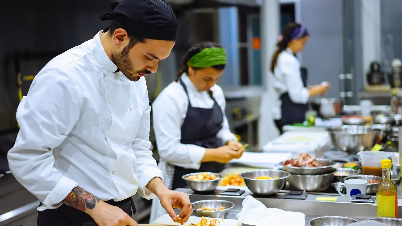 Implantação de operação de alimentação corporativa em empresa cliente