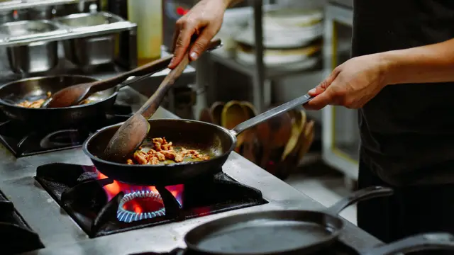 Produção das refeições em cozinha profissional